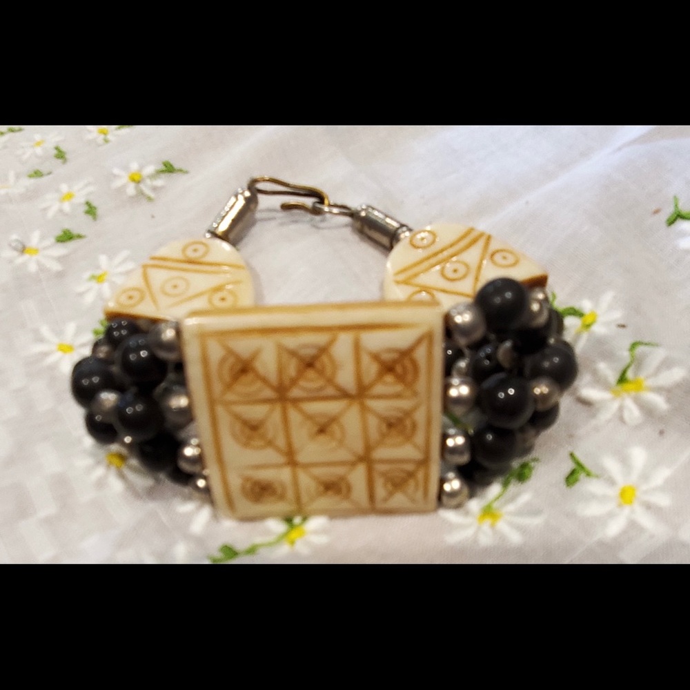 Black Jade and Ivory African bracelet